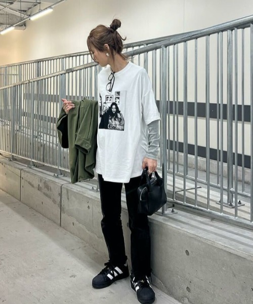 ISOOK（アイスー）の「フォトプリントTシャツ(chiica select) / グラフィックTシャツ フォトTシャツ オーバーサイズ オーバーTシャツ 半袖（Tシャツ/カットソー・レディース・グレー/ホワイト・FREE）」の5枚目の写真