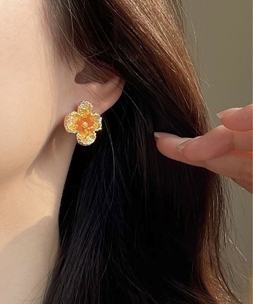 【試着のみ未使用】Rene♡ルネ　揺れるキラキラお花ピアス♡2wayピアス セール】アレルギー対応水晶の花ピアス（ピアス（両耳用））｜LA