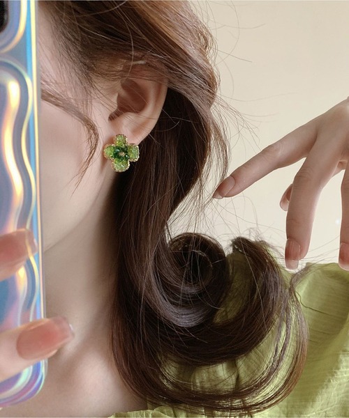 LA VORAGINE(ラ ヴォラジネ)の「アレルギー対応水晶の花ピアス(ピアス(両耳用)・レディース・グリーン/レッド/オレンジ・FREE)」の10枚目の写真