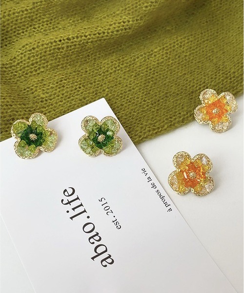 【試着のみ未使用】Rene♡ルネ　揺れるキラキラお花ピアス♡2wayピアス セール】アレルギー対応水晶の花ピアス（ピアス（両耳用））｜LA
