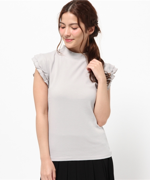 Chico(チコ)の「ハイネックフリルノースリーブ(Tシャツ/カットソー・レディース・ブラック/アイボリー/ピンクベージュ/モスグリーン・FREE)」の4枚目の写真