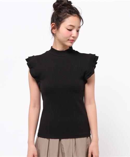 Chico(チコ)の「ハイネックフリルノースリーブ(Tシャツ/カットソー・レディース・ブラック/アイボリー/ピンクベージュ/モスグリーン・FREE)」の5枚目の写真