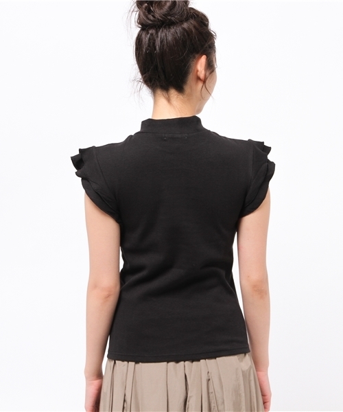 Chico(チコ)の「ハイネックフリルノースリーブ(Tシャツ/カットソー・レディース・ブラック/アイボリー/ピンクベージュ/モスグリーン・FREE)」の7枚目の写真