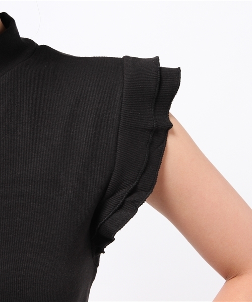 Chico(チコ)の「ハイネックフリルノースリーブ(Tシャツ/カットソー・レディース・ブラック/アイボリー/ピンクベージュ/モスグリーン・FREE)」の9枚目の写真