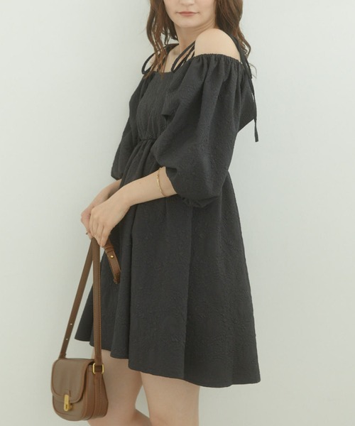 ACYM(アシーム)の「Puff sleeve 2way mini ワンピース(ワンピース・レディース・アイボリー/ブラック・FREE)」の9枚目の写真