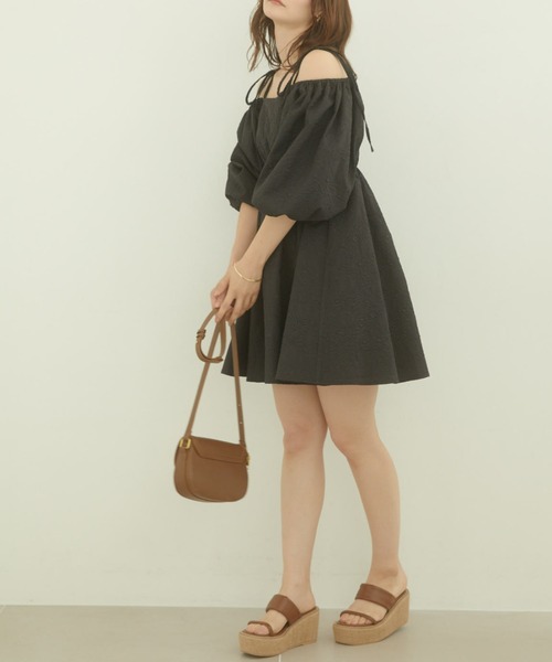 ACYM(アシーム)の「Puff sleeve 2way mini ワンピース(ワンピース・レディース・アイボリー/ブラック・FREE)」の15枚目の写真