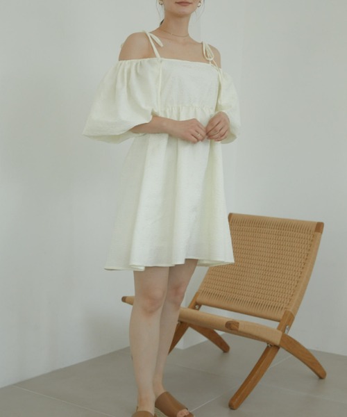 ACYM(アシーム)の「Puff sleeve 2way mini ワンピース(ワンピース・レディース・アイボリー/ブラック・FREE)」の20枚目の写真