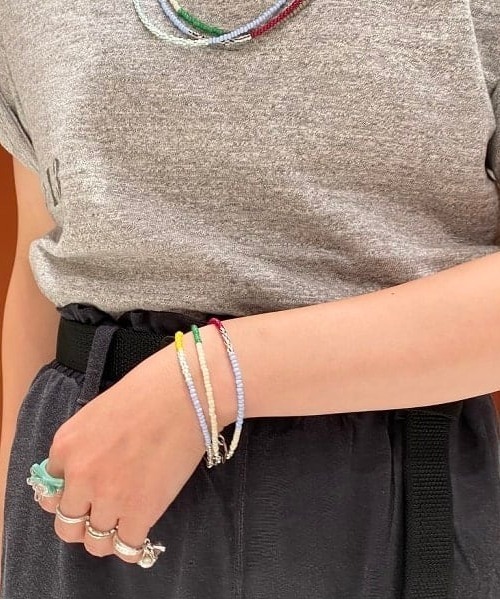 BEAMS BOY（ビームスボーイ）の「ROSETTA PRAYER / 3mm ビーズ ブレス（ブレスレット・レディース・ブラウン/レッド/イエロー・ONE SIZE）」の13枚目の写真