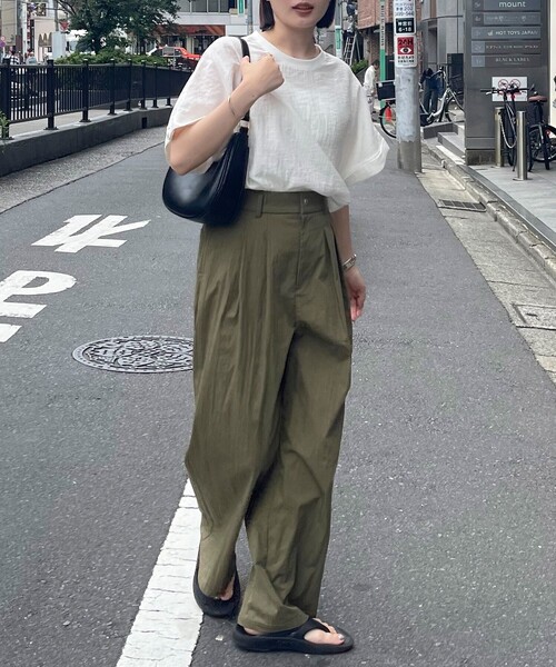 fredy emue（フレディエミュ）の「【WEB限定カラーあり】Tシャツブラウス（シャツ/ブラウス・レディース・ミント/ベージュ/ライトグレー/オフホワイト/チャコールグレー・38）」の6枚目の写真