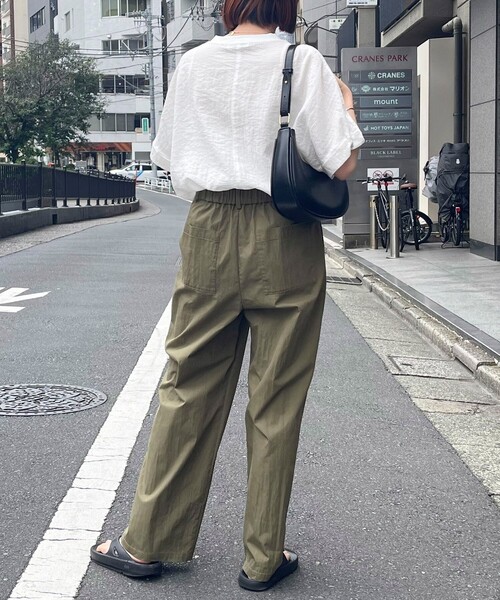 fredy emue（フレディエミュ）の「【WEB限定カラーあり】Tシャツブラウス（シャツ/ブラウス・レディース・ミント/ベージュ/ライトグレー/オフホワイト/チャコールグレー・38）」の10枚目の写真