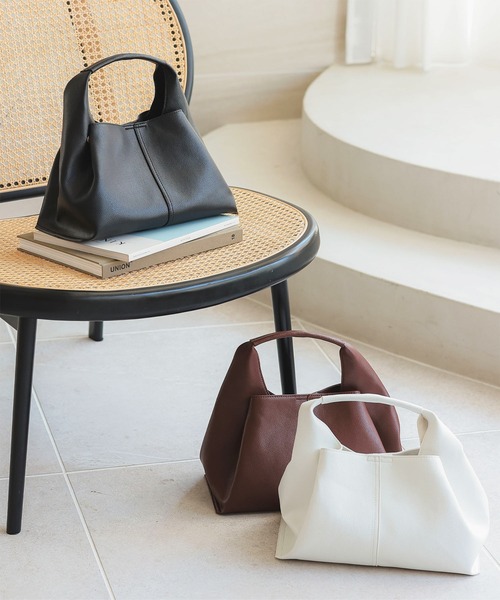 KOBE LETTUCE（コウベレタス）の「ソフトフェイクレザーワンハンドルバッグ（ハンドバッグ・レディース・ブラック/アイボリー/ブラウン・F）」の12枚目の写真