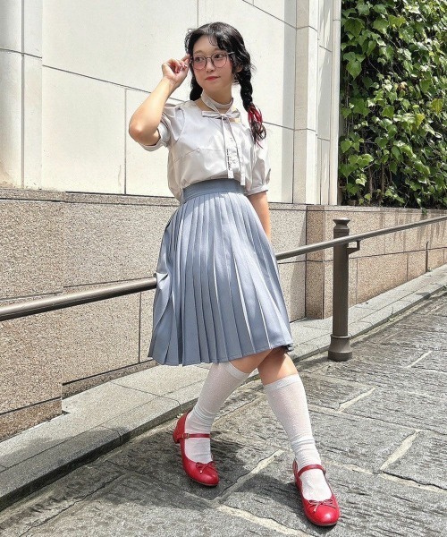 F i.n.t（フィント）の「アレンジタイ付きスクエアネックブラウス/fint（シャツ/ブラウス・レディース・ライトベージュ/オフホワイト・FREE）」の10枚目の写真