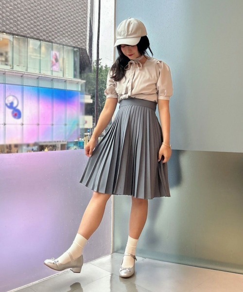 F i.n.t（フィント）の「アレンジタイ付きスクエアネックブラウス/fint（シャツ/ブラウス・レディース・ライトベージュ/オフホワイト・FREE）」の11枚目の写真