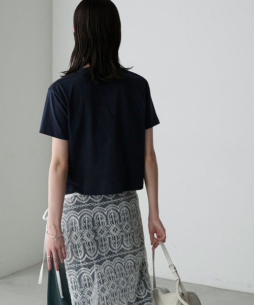 forksy.(フォルクシー)の「【forksy.】ワンポイントロゴ刺繍サイドスナップ半袖Tシャツ(Tシャツ/カットソー・レディース・スモークピンク/オフホワイト/ネイビー・FREE)」の6枚目の写真