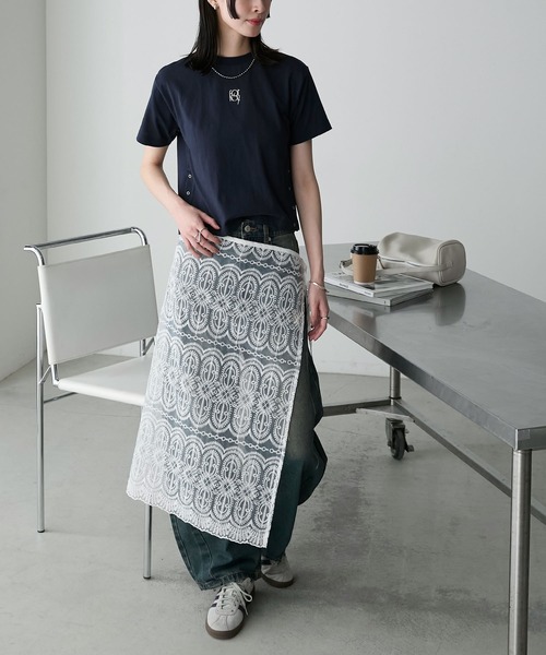 forksy.(フォルクシー)の「【forksy.】ワンポイントロゴ刺繍サイドスナップ半袖Tシャツ(Tシャツ/カットソー・レディース・スモークピンク/オフホワイト/ネイビー・FREE)」の11枚目の写真