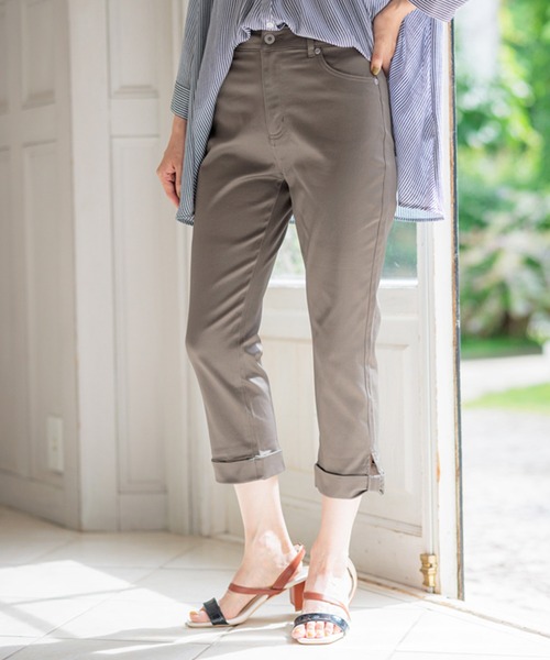 BELLUNA PLUS(ベルーナ)の「裾リボン綿サテンクロップドパンツ55丈(その他パンツ・レディース・イエロー/ライトグレー/ブラック/カーキ/オフホワイト・SMALL/MEDIUM/LARGE/X-LARGE)」の4枚目の写真