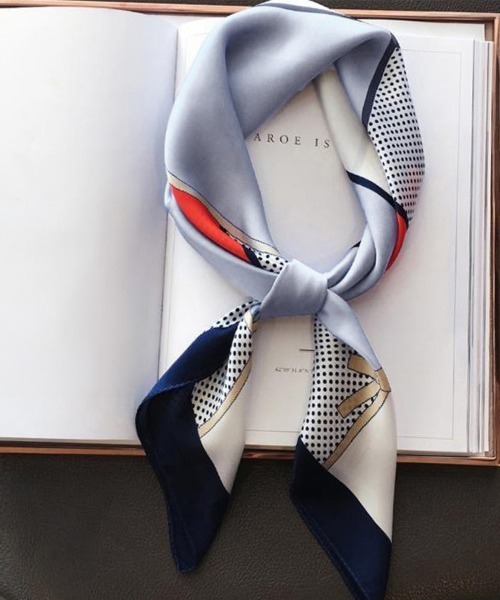 Miniministore（ミニミニストア）の「スカーフ 首巻き バンダナバッグスカーフ（バンダナ/スカーフ・レディース・ブルー/ベージュ/グレー・FREE）」の3枚目の写真