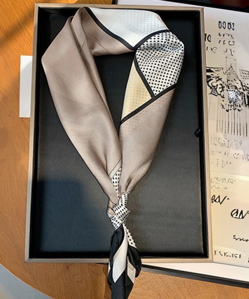 Miniministore（ミニミニストア）の「スカーフ 首巻き バンダナバッグスカーフ（バンダナ/スカーフ・レディース・ブルー/ベージュ/グレー・FREE）」の15枚目の写真