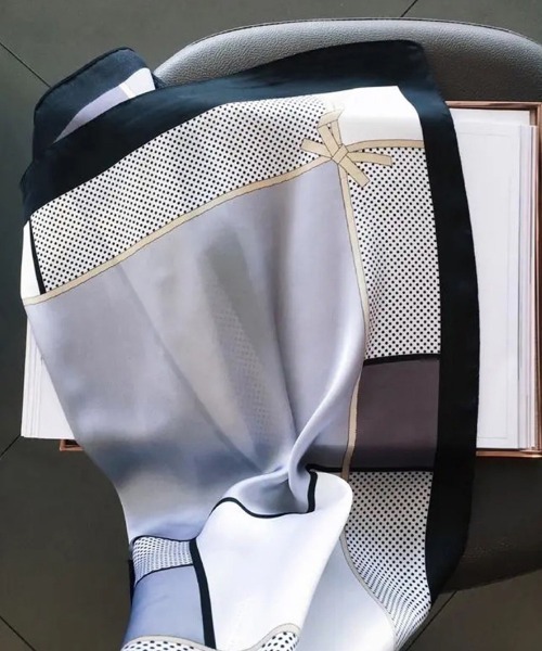 Miniministore（ミニミニストア）の「スカーフ 首巻き バンダナバッグスカーフ（バンダナ/スカーフ・レディース・ブルー/ベージュ/グレー・FREE）」の20枚目の写真