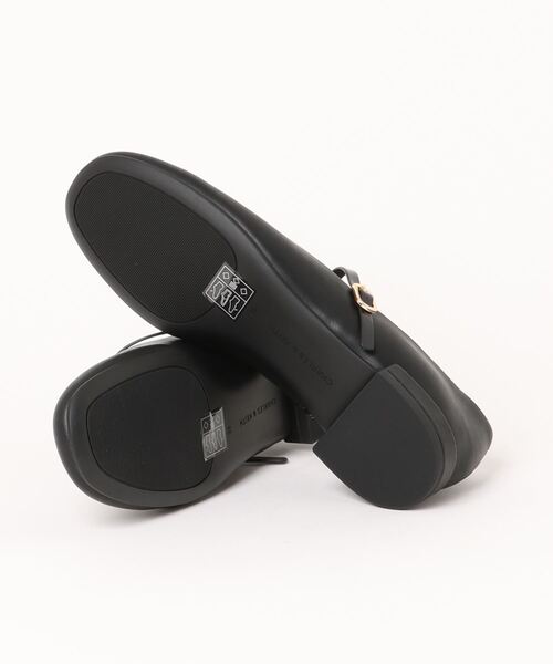CHARLES & KEITH（チャールズ & キース）の「ラウンドトゥ メリージェーン（パンプス・レディース・オフホワイト/ブラック/ブラック系その他6/シルバー/マルチ・23.5cm/23cm/22.5cm/24.5cm/25cm/26.5cm/25.5cm）」の6枚目の写真