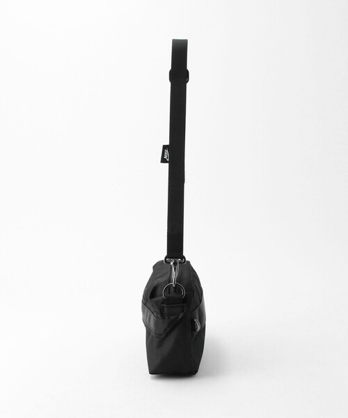 NIKE(ナイキ)の「<NIKE>フューチュラ ラックス クロスボディ バッグ (1L)(ショルダーバッグ・レディース・ブラック/ライム・FREE)」の6枚目の写真