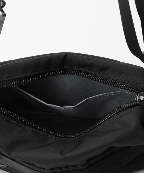 NIKE(ナイキ)の「<NIKE>フューチュラ ラックス クロスボディ バッグ (1L)(ショルダーバッグ・レディース・ブラック/ライム・FREE)」の12枚目の写真