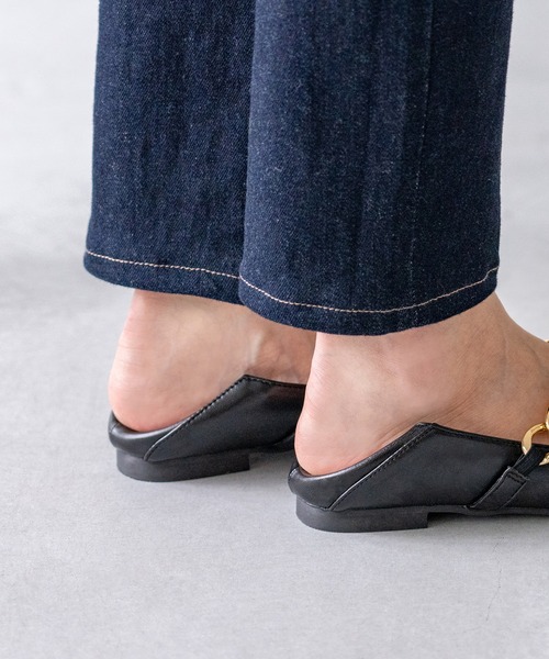 menue(メヌエ)の「パールチェーン ポインテッドトゥ バブーシュパンプス(パンプス・レディース・ブラック/ホワイト・21.5cm/22.0cm/22.5cm/23.0cm/23.5cm/24.0cm/24.5cm/25.0cm/25.5cm/26.0cm)」の13枚目の写真