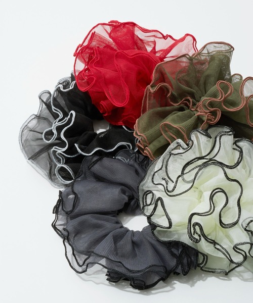 GOLDY（ゴールディ）の「パイピング フリル ビッグ シュシュ（シュシュ・レディース・ホワイト/レッド/グリーン/ブラック/グレー・FREE）」の17枚目の写真