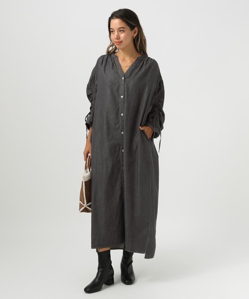 BAYFLOW（ベイフロー）の「[袖丈調整可♪]袖ギャザーデニムワンピース（シャツワンピース・レディース・ブラック/インディゴブルー・FREE）」の2枚目の写真