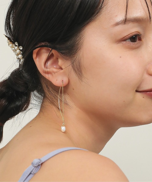 Kana(カナ)の「チェーン ライン 一粒パール ピアス パーティー 結婚式 お呼ばれ オケージョン(ピアス(両耳用)・レディース・ゴールド/シルバー・フリー)」の8枚目の写真