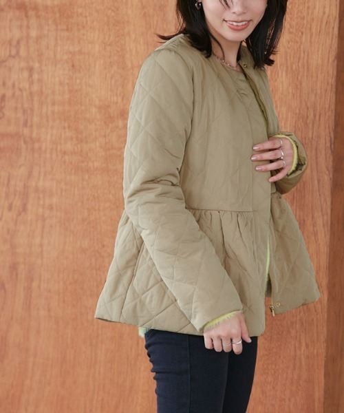 Pierrot（ピエロ）の「ノーカラーフレアキルティングブルゾン（ブルゾン・レディース・ブラック/アイボリー/グレイッシュベージュ/ネイビー/カーキ系・S/M/L）」の18枚目の写真