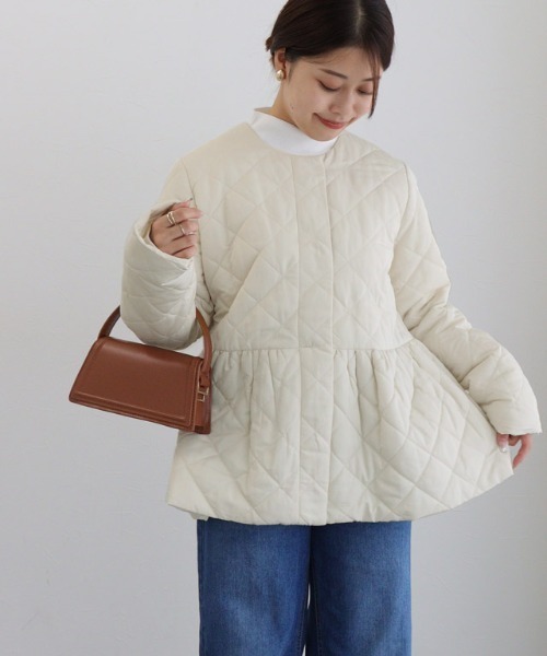 Pierrot（ピエロ）の「ノーカラーフレアキルティングブルゾン（ブルゾン・レディース・ブラック/アイボリー/グレイッシュベージュ/ネイビー/カーキ系・S/M/L）」の6枚目の写真