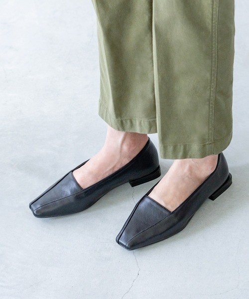 menue（メヌエ）の「オーバーヒール 甲切り替え ローヒール パンプス（パンプス・レディース・ブラック/ブラウン・21.5cm/22.0cm/22.5cm/23.0cm/23.5cm/24.0cm/24.5cm/25.0cm/25.5cm/26.0cm）」の3枚目の写真
