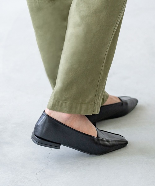 menue（メヌエ）の「オーバーヒール 甲切り替え ローヒール パンプス（パンプス・レディース・ブラック/ブラウン・21.5cm/22.0cm/22.5cm/23.0cm/23.5cm/24.0cm/24.5cm/25.0cm/25.5cm/26.0cm）」の4枚目の写真