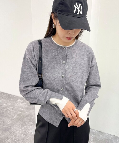 fredy emue（フレディエミュ）の「レイヤード風配色カーディガン（カーディガン/ボレロ・レディース・オフホワイト/ネイビー/グレー・38）」の3枚目の写真