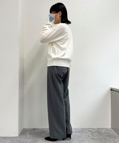 fredy emue（フレディエミュ）の「レイヤード風配色カーディガン（カーディガン/ボレロ・レディース・オフホワイト/ネイビー/グレー・38）」の6枚目の写真