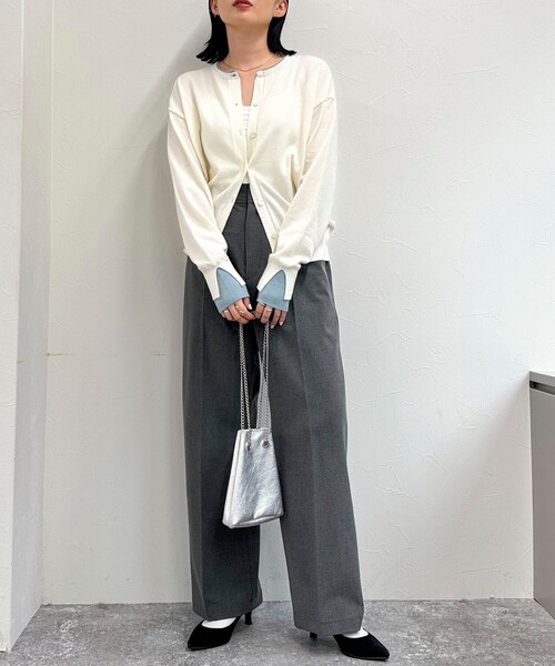 fredy emue（フレディエミュ）の「レイヤード風配色カーディガン（カーディガン/ボレロ・レディース・オフホワイト/ネイビー/グレー・38）」の8枚目の写真