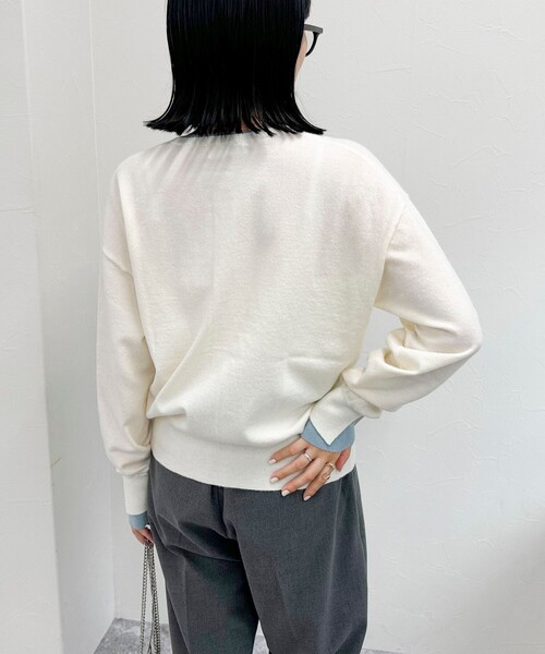 fredy emue（フレディエミュ）の「レイヤード風配色カーディガン（カーディガン/ボレロ・レディース・オフホワイト/ネイビー/グレー・38）」の13枚目の写真