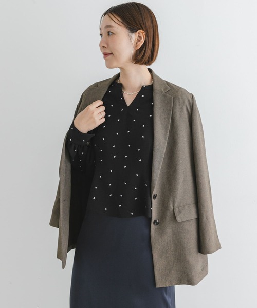 F by ROSSO（エフバイロッソ）の「F by ROSSO　ハート刺繍2WAYブラウス（シャツ/ブラウス・レディース・チャコールグレー/ブラック・FREE）」の4枚目の写真