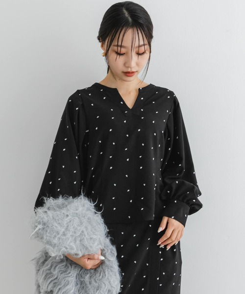 F by ROSSO（エフバイロッソ）の「F by ROSSO　ハート刺繍2WAYブラウス（シャツ/ブラウス・レディース・チャコールグレー/ブラック・FREE）」の7枚目の写真