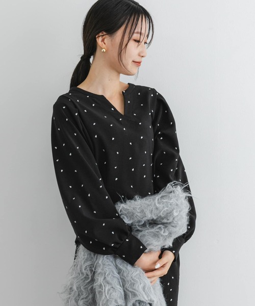 F by ROSSO（エフバイロッソ）の「F by ROSSO　ハート刺繍2WAYブラウス（シャツ/ブラウス・レディース・チャコールグレー/ブラック・FREE）」の10枚目の写真