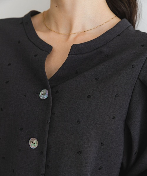 F by ROSSO（エフバイロッソ）の「F by ROSSO　ハート刺繍2WAYブラウス（シャツ/ブラウス・レディース・チャコールグレー/ブラック・FREE）」の20枚目の写真