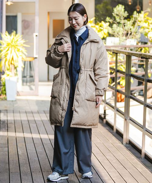 F by ROSSO(エフバイロッソ)の「F by ROSSO 撥水スタンドオーバーダウン(ダウンジャケット/コート・レディース・ベージュ/ブラック・FREE)」の6枚目の写真