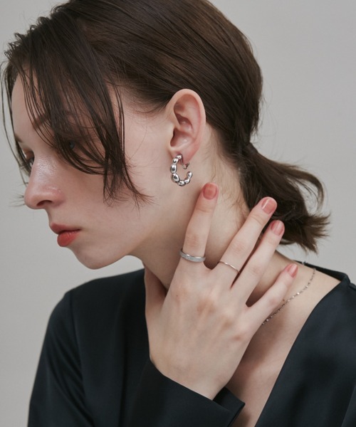 ciite' surgical stainless（シーテサージカルステンレス）の「【 金属アレルギー対応 】  ミニボール ニュアンスイヤリング サージカルステンレス   (両耳用)（イヤリング・レディース・ゴールド/シルバー・FREE）」の8枚目の写真