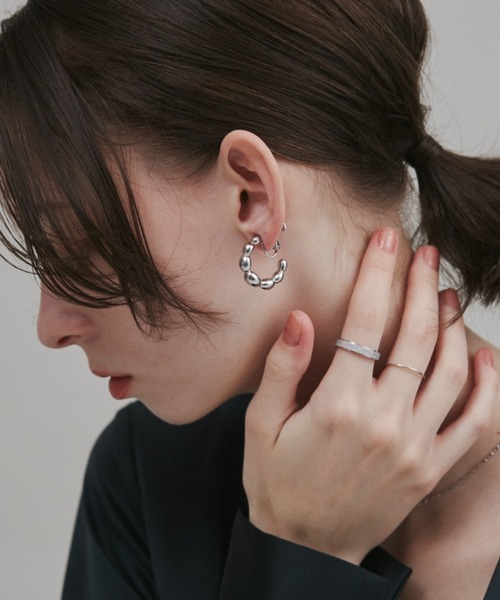 ciite' surgical stainless（シーテサージカルステンレス）の「【 金属アレルギー対応 】  ミニボール ニュアンスイヤリング サージカルステンレス   (両耳用)（イヤリング・レディース・ゴールド/シルバー・FREE）」の7枚目の写真