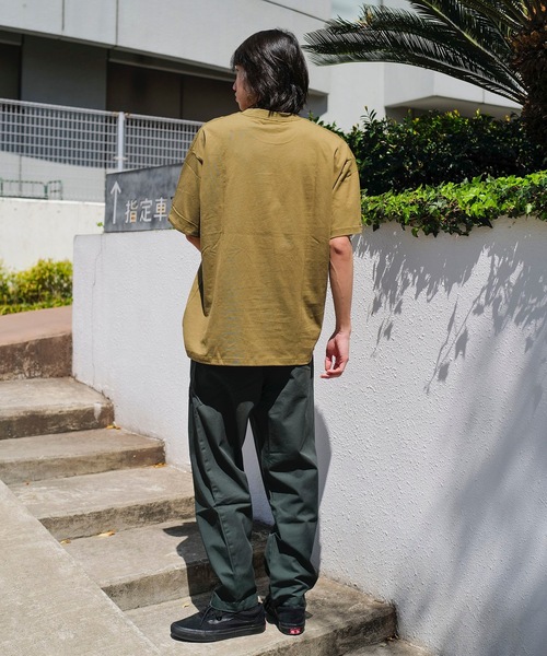 roial（ロイアル）の「DESIGN TEE/ROIAL(ロイアル)スタンダードフィットベイビープリント半袖Tシャツ（Tシャツ/カットソー・メンズ・カーキ/ホワイト・LARGE/MEDIUM）」の11枚目の写真