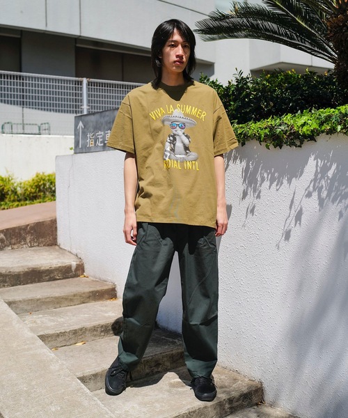 roial（ロイアル）の「DESIGN TEE/ROIAL(ロイアル)スタンダードフィットベイビープリント半袖Tシャツ（Tシャツ/カットソー・メンズ・カーキ/ホワイト・LARGE/MEDIUM）」の9枚目の写真