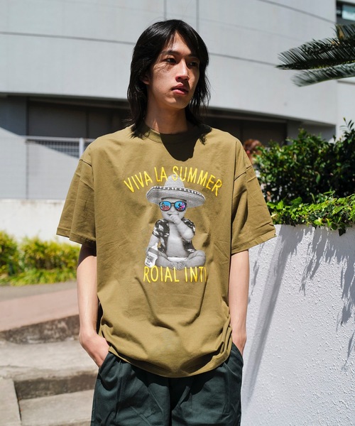 roial（ロイアル）の「DESIGN TEE/ROIAL(ロイアル)スタンダードフィットベイビープリント半袖Tシャツ（Tシャツ/カットソー・メンズ・カーキ/ホワイト・LARGE/MEDIUM）」の12枚目の写真