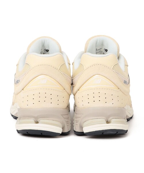 NEW BALANCE(ニューバランス)の「New Balance:2002R(スニーカー・レディース・ダークグレー/オフホワイト・30/35/40/45/50)」の4枚目の写真