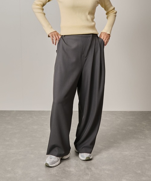 NERGY（ナージー）の「ラップタックワイドパンツ（スラックス・レディース・ベージュ/チャコールグレー・M/S）」の8枚目の写真